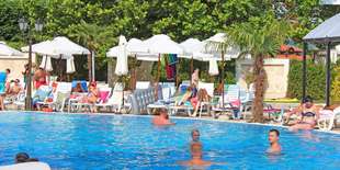 Bazén hotela Marlin Beach**** na Slnečnom pobreží v Bulharsku