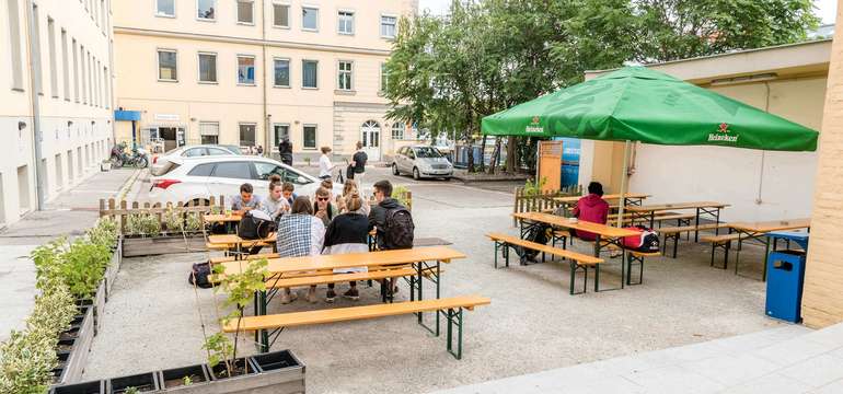 Historické centrum Viedne je z hotela a&o Wien Stadthalle ľahko dostupné