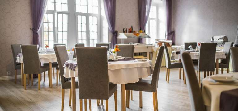  Hotel Granit Piešťany - kúpeľný ústav F. E. Scherera vám v cene pobytu zabezpečí plnú penziu