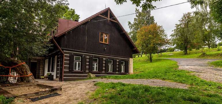 Ubytování na chatě Roubenka nabízí stejný příjemný standard jako hotel Vltava