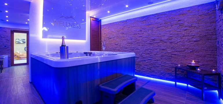Kvalitné wellness s intímnou atmosférou: vírivka, sauny a relaxačná miestnosť