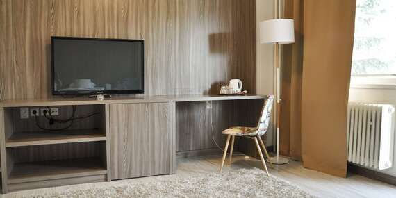 Apartmány hotela Garni na Považí s dieťaťom do 12 rokov zdarma + domáca Sacherka, káva a obrovská pizza/Považská Bystrica