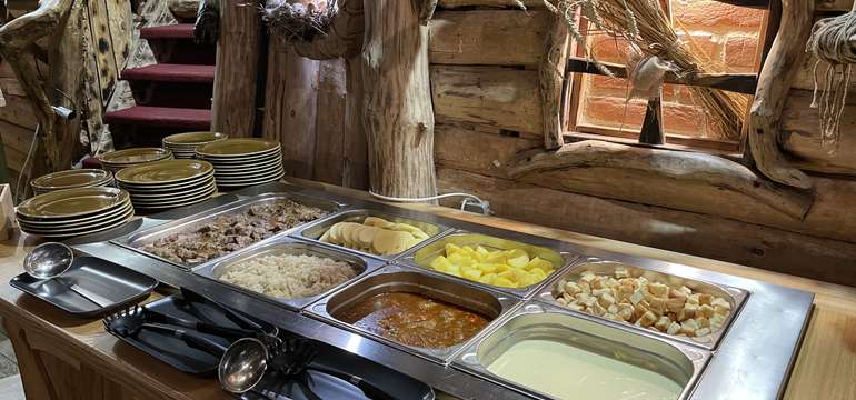   I večeři si vychutnáte ve stylové pekelné restauraci