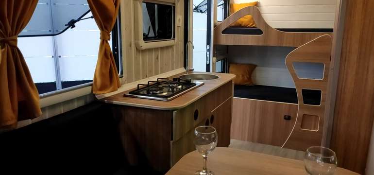 Karavan Medusa 375 - interiér