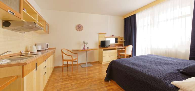 Priestranný apartmán v hoteli Lavanda*** v Prahe