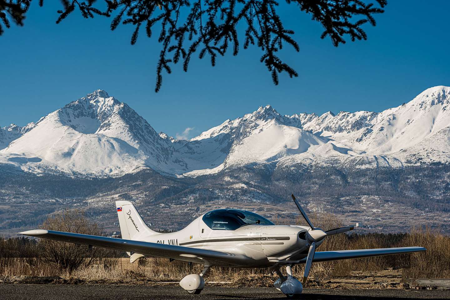 Zážitkový let ponad Tatry s možnosťou pilotovania športového lietadla WT-9 Dynamic pre 1 osobu