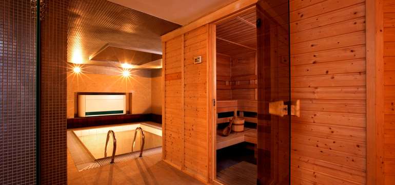  Privátny vstup do wellness (relaxačný bazén s odpočinkovou zónou)