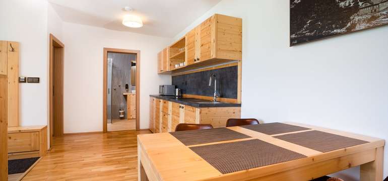 Apartmán vám v rámci svojho komfortného priestoru ponúka plne zariadenú kuchynku