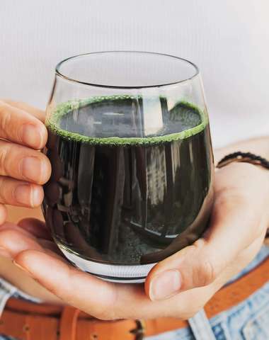 Silné detoxikačné účinky, dodáva vitamíny, minerály a prírodné antioxidanty