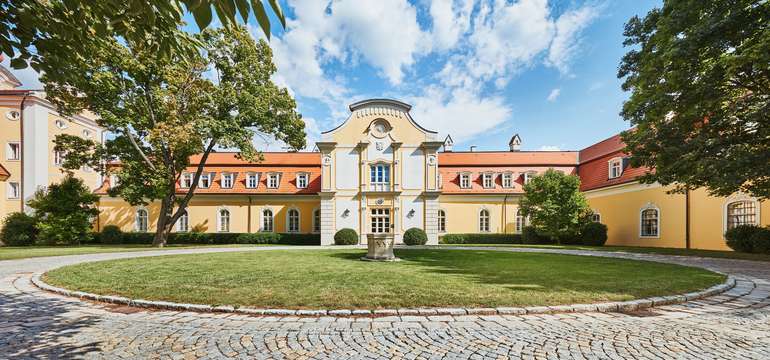 Château Bela****