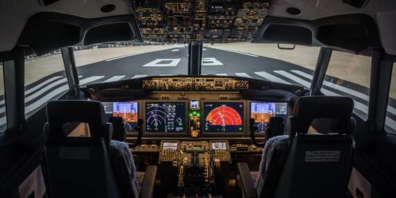 Let na realistickom leteckom simulátore B738-M v Leteckom tréningovom centre v Poprade/Poprad