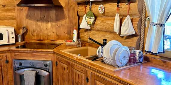 Ubytování v rodinném Srubu Liptovec na Liptově se saunou a koupací kádí - až pro 11 hostů/Slovensko - Liptovská Porúbka