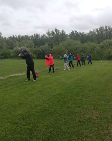 Nie je zlé počasie na golf, je len zle oblečený golfista