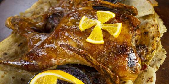 Kačka pre 2 až 4 osoby na Klariskej vo Farmárskom grile/Bratislava - Staré Mesto