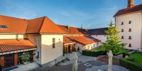 Romantika v zámku Chateau Krakovany se vstupem do wellness centra/Slovensko - Piešťany - Krakovany