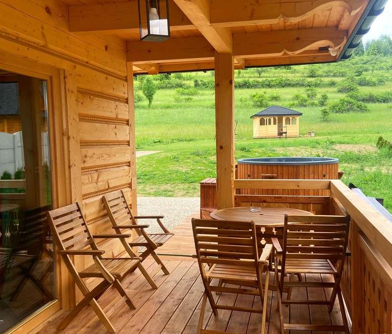Jedna z troch chatiek má aj vlastnú jacuzzi
