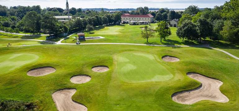 Úchvatný areál Golfového Clubu Welten v Báči - iba 20 minút od Bratislavy