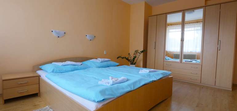 Ubytovanie v izbe s balkónom v hoteli Flora** Dudince