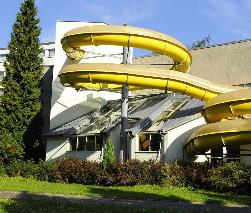 K hotelu patří bazén s 2 tobogány