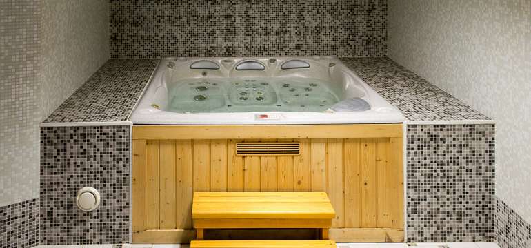 Wellness s fínskou saunou a vírivkou je k dispozícii