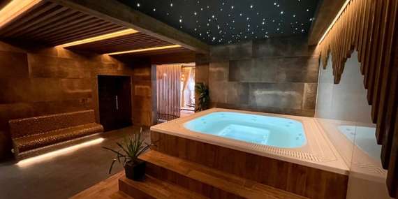 Rodinný hotel Strachan Family Jasná s wellness raňajkami alebo polpenziou - dovolenka v Jasnej priamo na svahu a v srdci prírody/Demänovská Dolina – Jasná