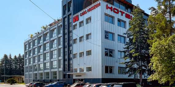 Výnimočný pobyt na Horehroní v Double Red Cars Hotel*** so vstupom do múzea športových áut/Brezno