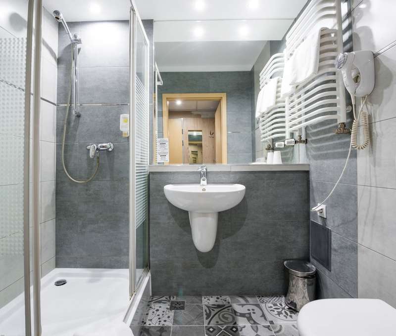 Kúpeľňa Standard v hoteli Wilga*** v poľskom Krakove