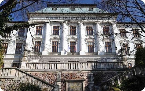 Banícka akadémia a botanická záhrada