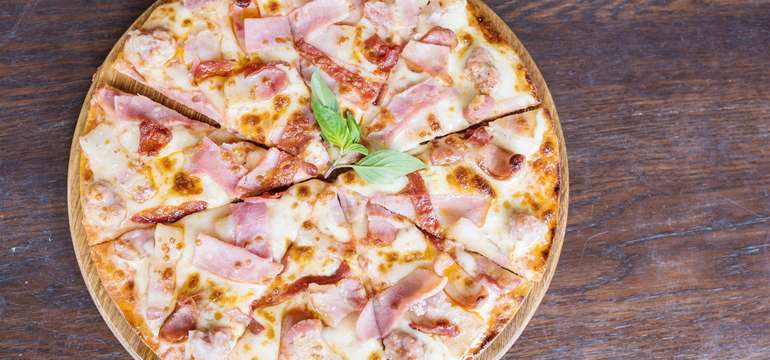 Po takovém dovádění pořádně vyhládne, při výběru varianty s pizzou hlad snadno zaženete