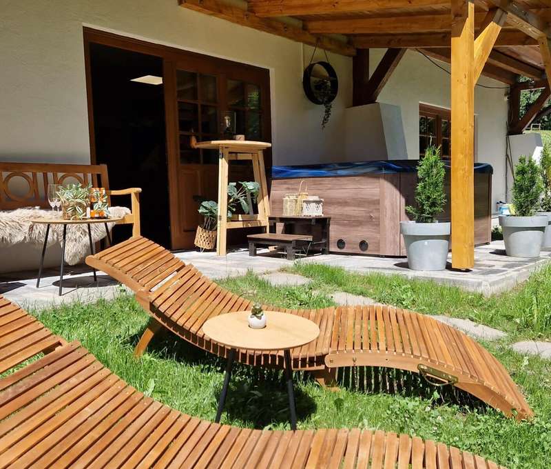 Vonkajšia vírivka a sauna