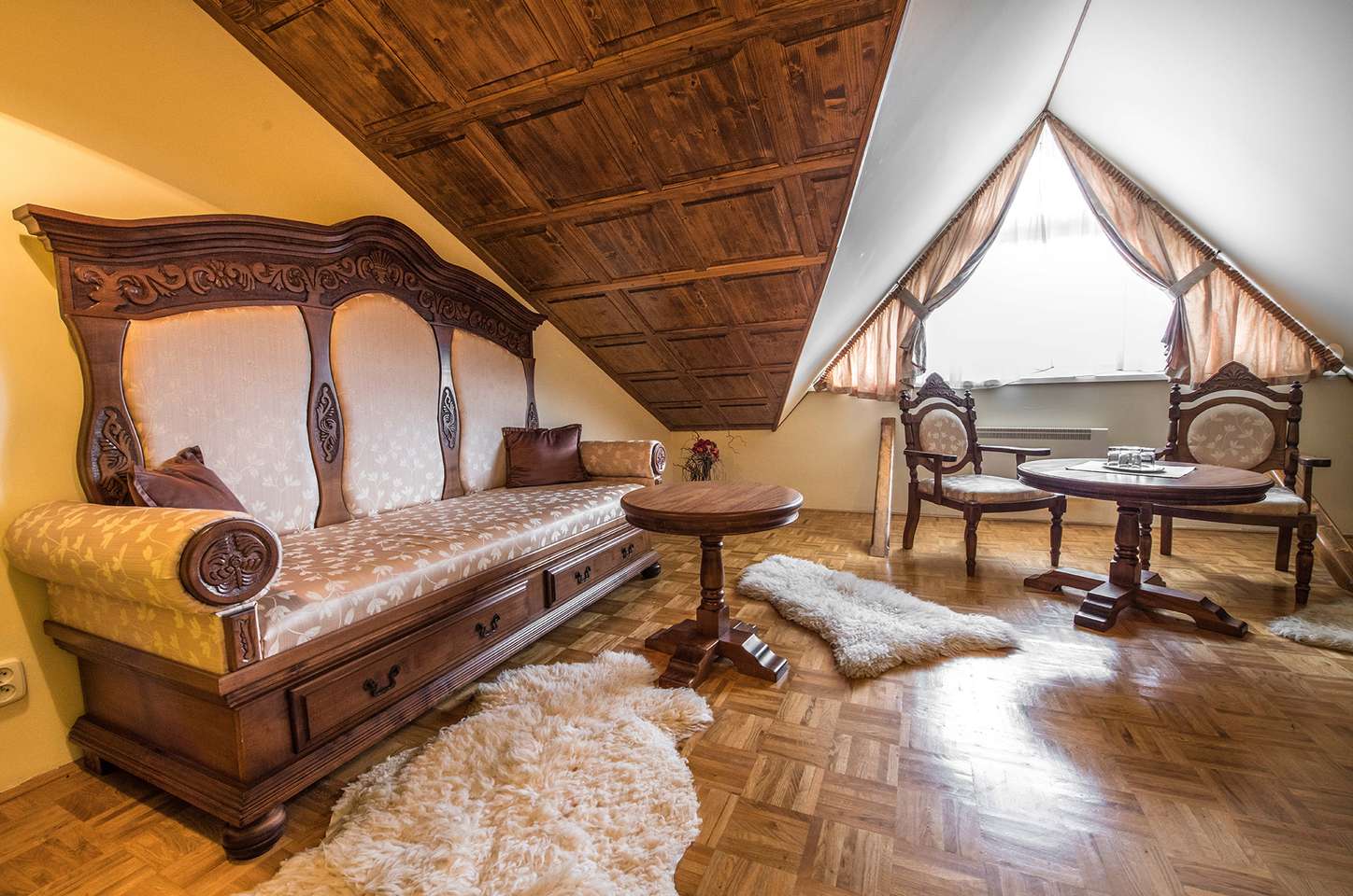 Hotel Husárik**** v horskom prostredí so stravou a vstupom do jaskynného bazéna
