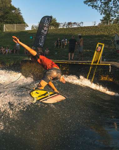 Škola surfingu s inštruktorom pre 1 osobu ( 60 min.)