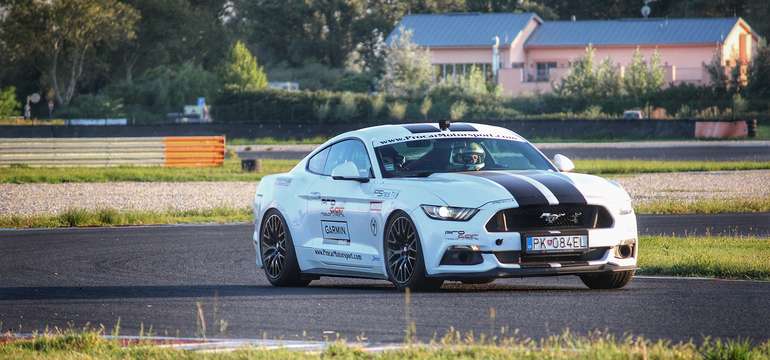 Ford Mustang GT V8 /nový model/