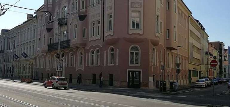 V historickej budove na Štúrovej 12