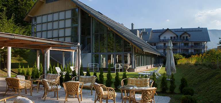 4-hviezdičkový hotel Jezero v Slovinsku s raňajkami a bazénom