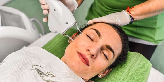 Frakčný resurfacing CO2 - účinné omladenie pokožky v medicínskom centre Crystal Esthetic Clinic/Bratislava - Staré Mesto