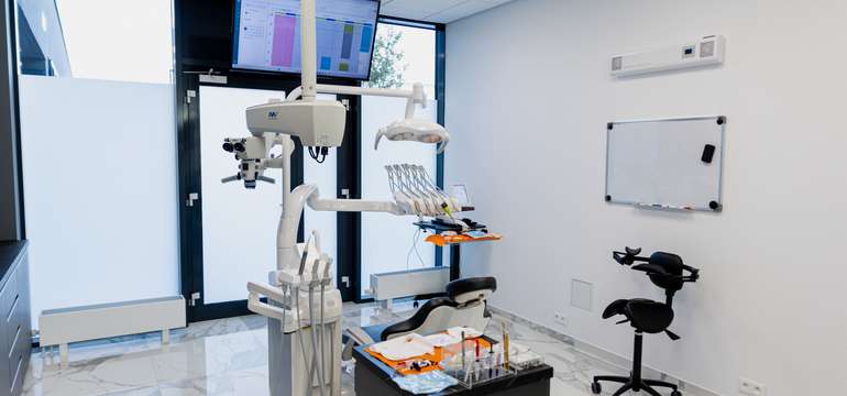 Digital Dental Clinic: vstupné vyšetrenie, dentálna hygiena, bielenie zubov
