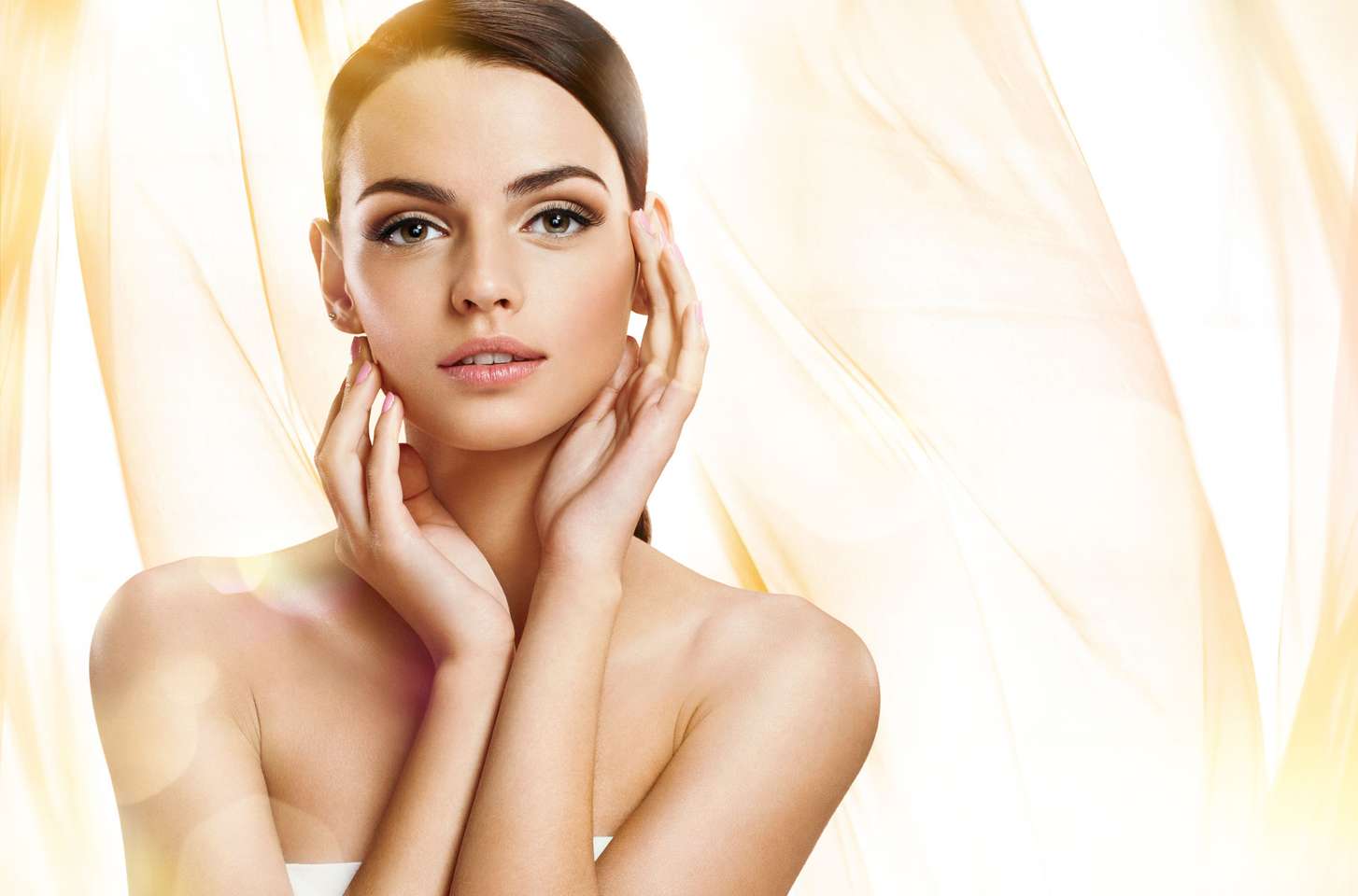 Klasická masáž tváre, krku a dekoltu so špeciálnou maskou