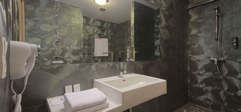 Bordó apartmán hotela Lenart**** je ideálny pre rodiny aj biznis pobyty