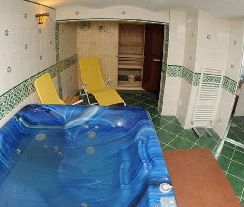 Wellness v penzióne Encián pozostáva z fínskej sauny a vírivky