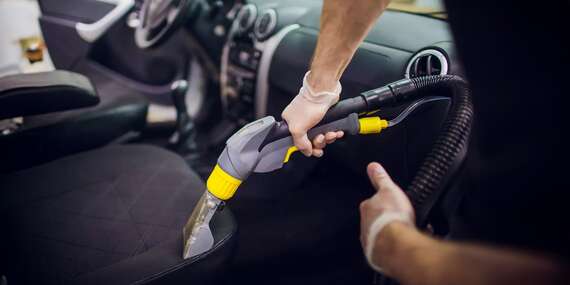 Kompletné umytie auta aj s tepovaním interiéru a impregnáciou tesnení / Bratislava – Petržalka