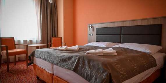 Dovolená na Vysočině v nově zrekonstruovaném hotelu Opera poblíž barokního zámku s polopenzí a bowlingem i přes léto/Vysočina - Jaroměřice nad Rokytnou