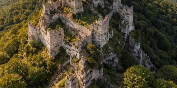 Prémiové dronové fotografie a video, ktoré vyčnievajú z davu/Slovensko - Bratislava, Trnava, Nitra, Nové Zámky
