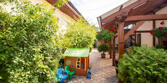 Rodinný Penzion Contesa v Krásnohorskom Podhradí s raňajkami/Krásnohorské Podhradie