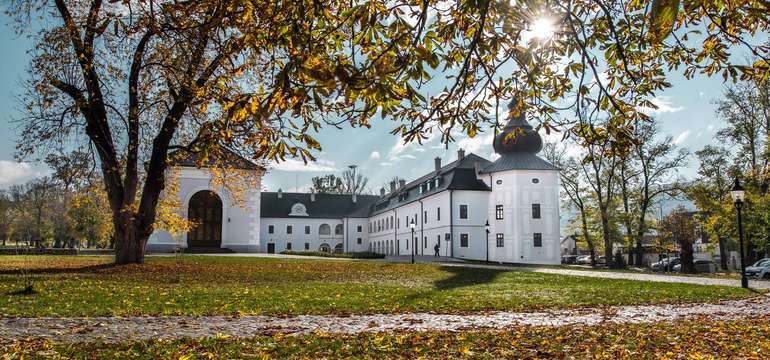 Kaštieľ Château Appony**** obklopuje krásny anglický park