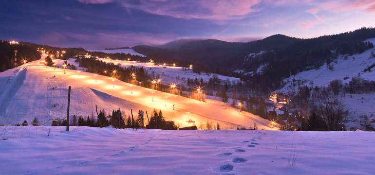V blízkom ski centre sa vylyžujete na 5 trasách pre začiatočníkov aj pokročilých