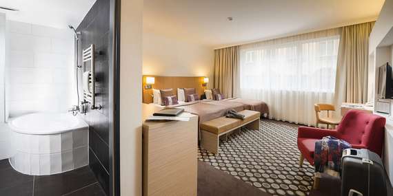 Superior pokoj hotelu Bo33**** v centru Budapešti, střešní wellness, snídaně se sektem a dítě do 8 let zdarma / Maďarsko - Budapešť