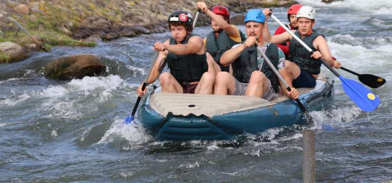 Rafting na trase Bešeňová - Lisková