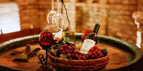 Penzión St. Peter Vini v malebných vinohradoch s ochutnávkou vín a prehliadkou jedinečnej vínnej pivnice/Svätý Peter