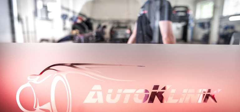 Výmena oleja s materiálom v cene a extra bonusom v servise Autoklinik